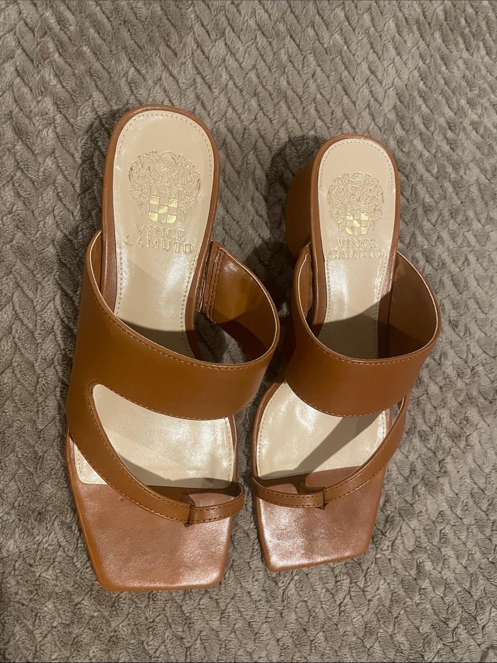 Vince Camuto Basienda Sandals - Picture 3 of 6